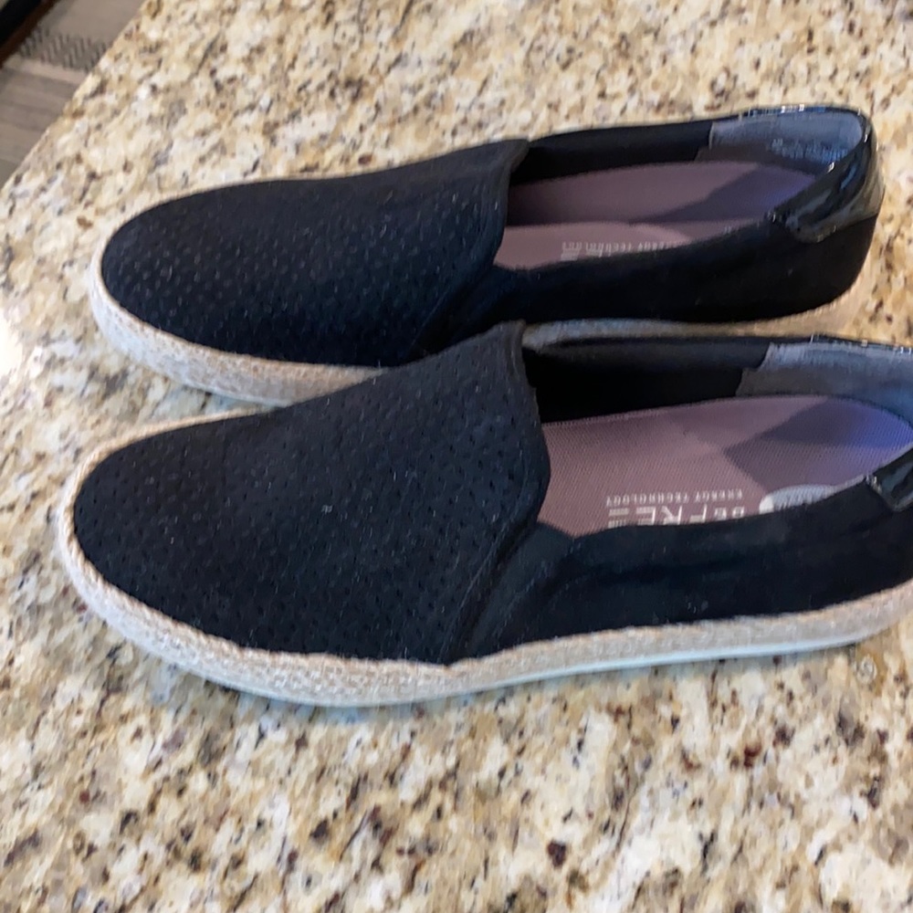Dr. Scholls Be Free slip ons black size 9